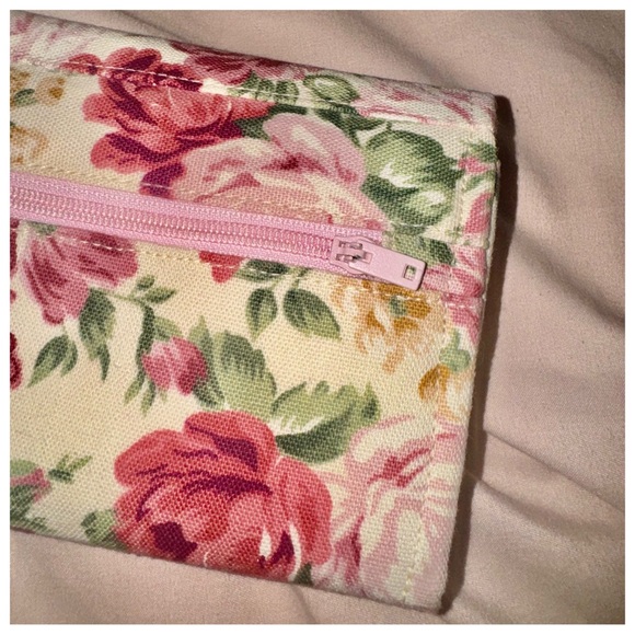 Women's Wallet - Picture 6 of 6